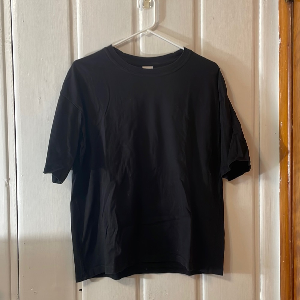 H & M basic short sleeve black t-shirt